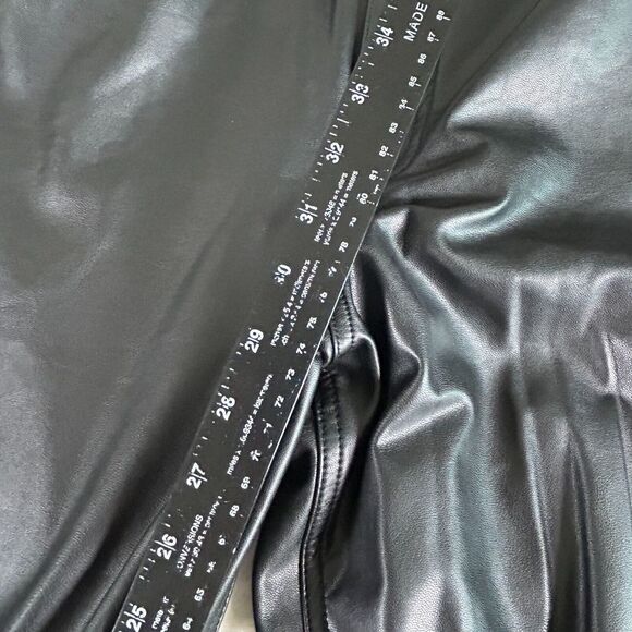 ABERCROMBIE & FITCH Women's '90s Ultra High Rise Vegan Leather Pants, Size 32/14 - Picture 2 of 10